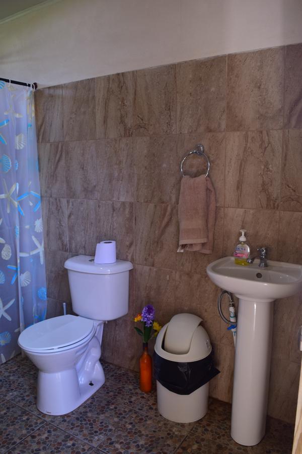 אוביטה Casa Ballena Eco Hostel מראה חיצוני תמונה