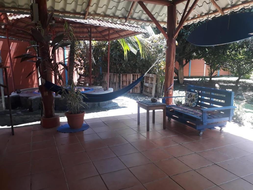אוביטה Casa Ballena Eco Hostel מראה חיצוני תמונה